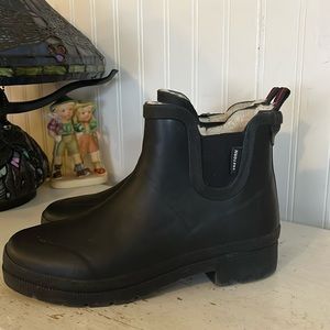 Tretorn faux fur lined rain boots size 9